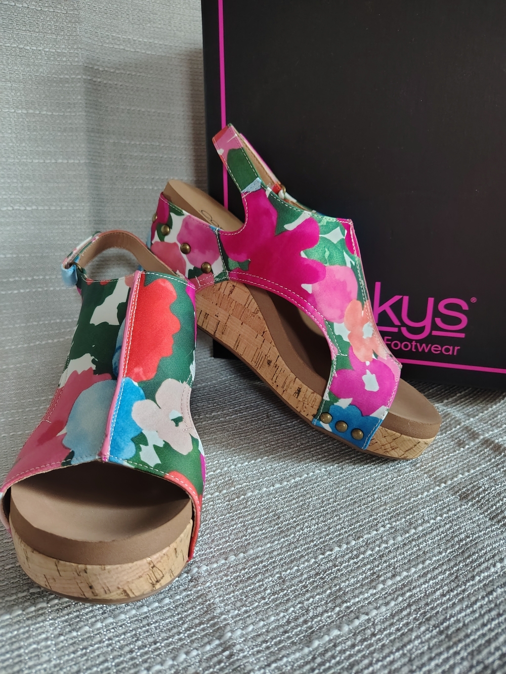 Corkys Carley Flowers Floral Cork Slingback Wedge Sandals Size 8 NIB